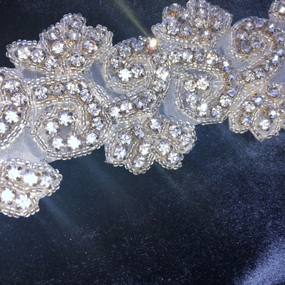 Gorgeous bridal sash appliqué - Picture 6 of 6